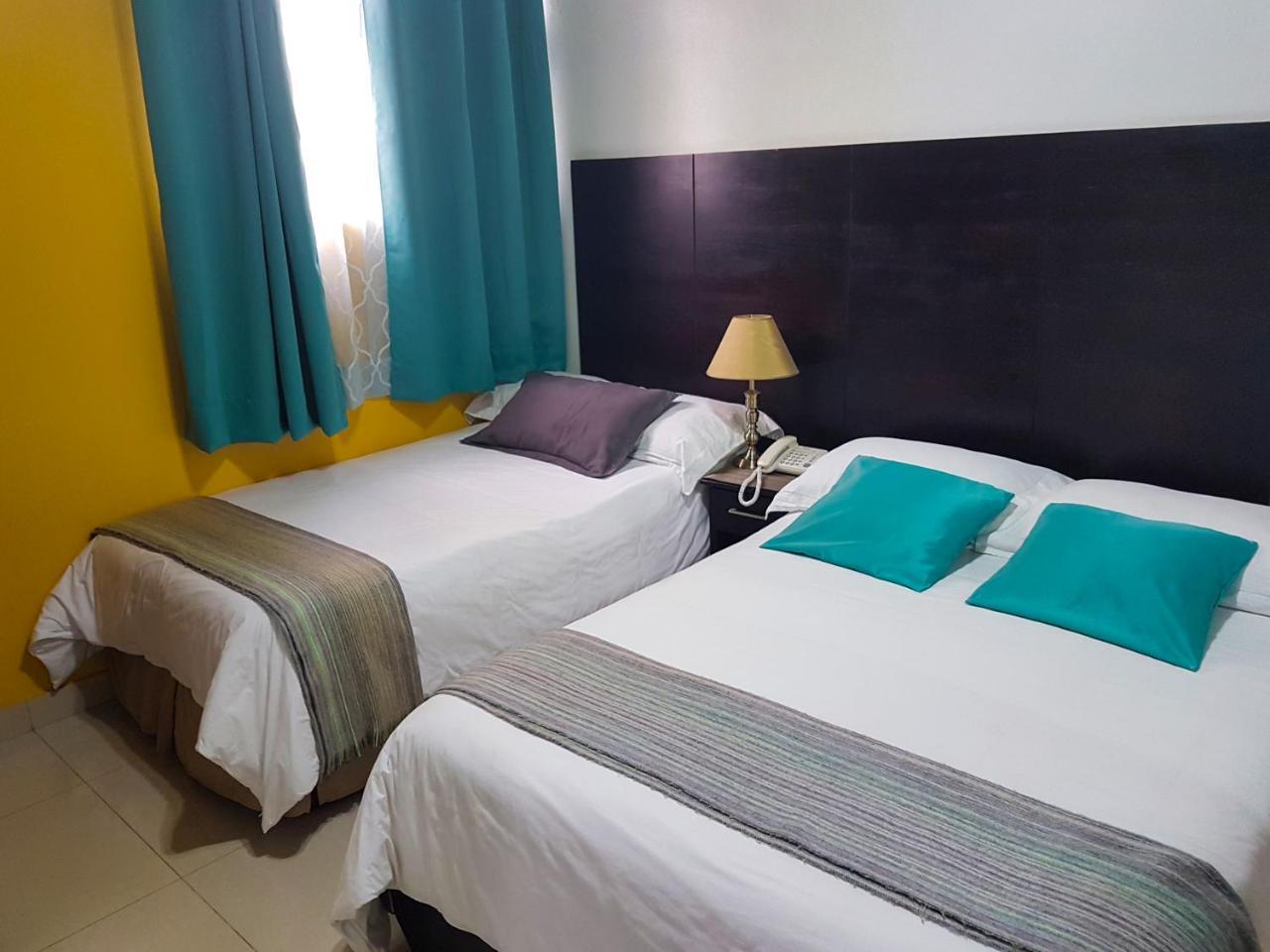 Hostal Blue Pacific Manta Extérieur photo